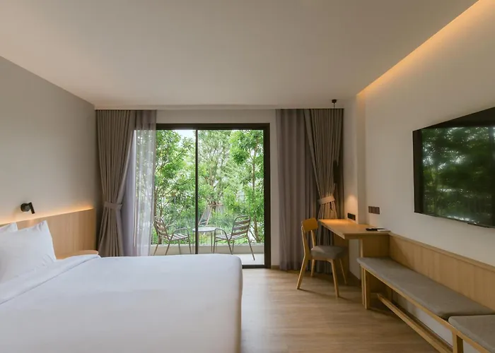 Paak Suvarnabhumi Hotel 4*