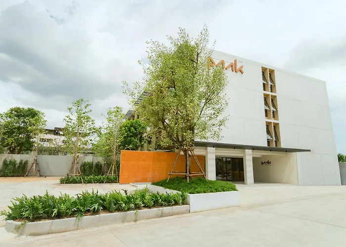 Paak Suvarnabhumi Hotel 4*