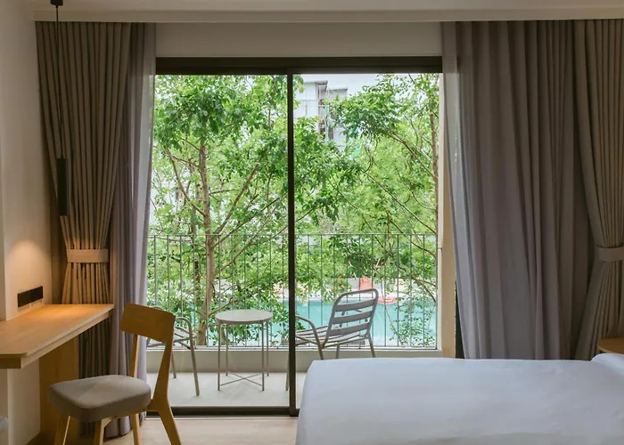 Paak Suvarnabhumi Hotel 4*